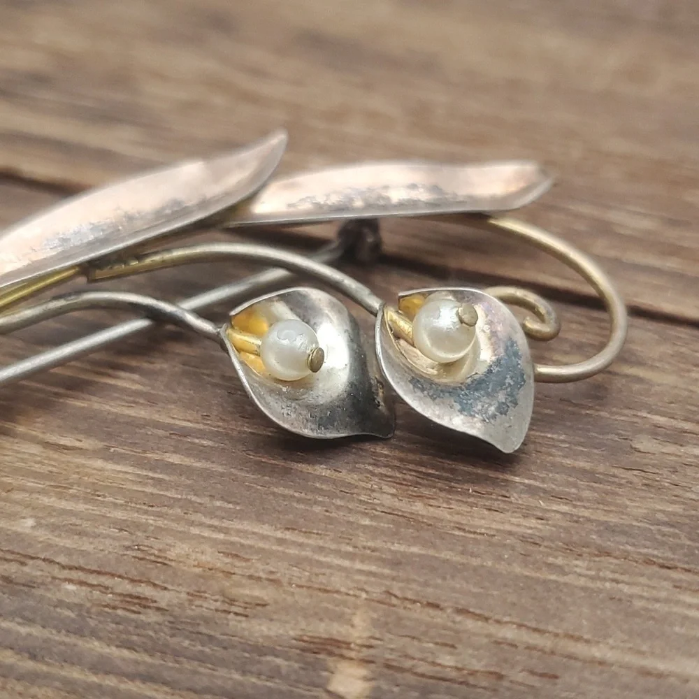 Van dell gold and sterling brooch Whispers  on the wind B551‎